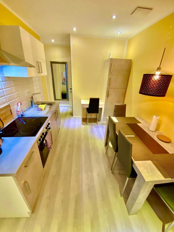 Business Near Neuss/duesseldorf Apartment