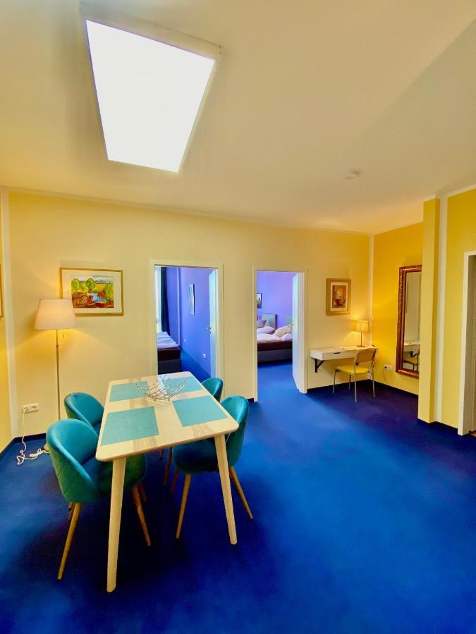 Business Near Neuss/duesseldorf Apartment