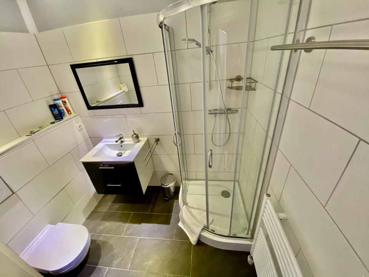 Business Near Neuss/duesseldorf Apartment *