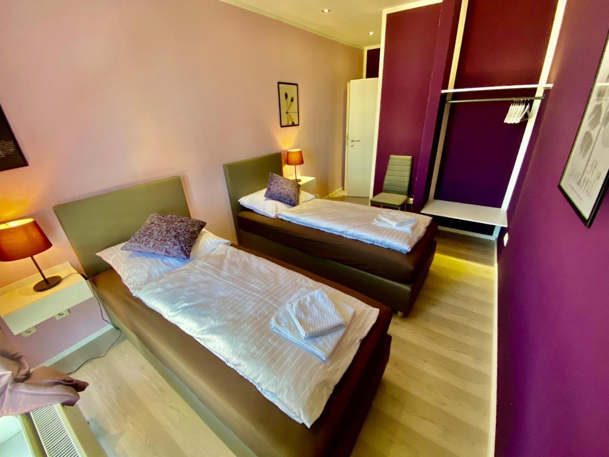 Business Near Neuss/duesseldorf Apartment *