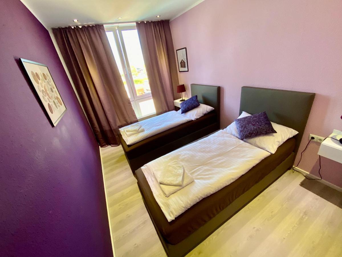 Business Near Neuss/duesseldorf *