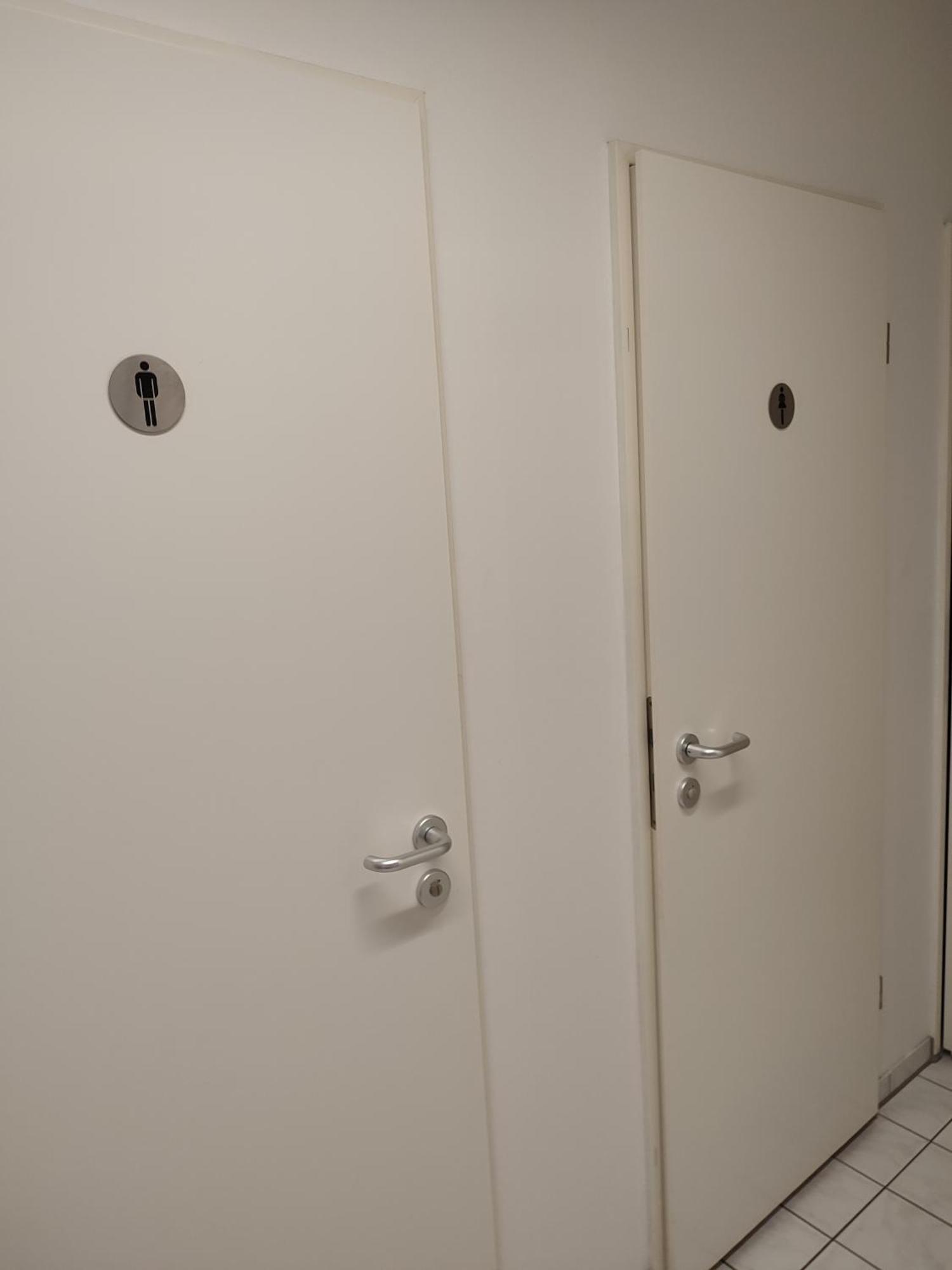 Business Near Neuss/düsseldorf *